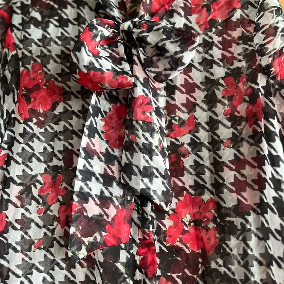 Zara NEW M black and white with red flowers bow tie shirt - Picture 5 of 11